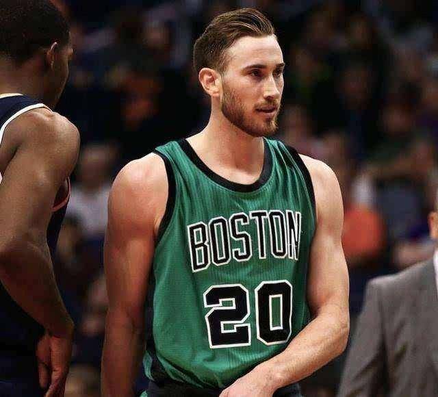 体育直击CBA：布克轰43+13 深圳击败吉林获连胜