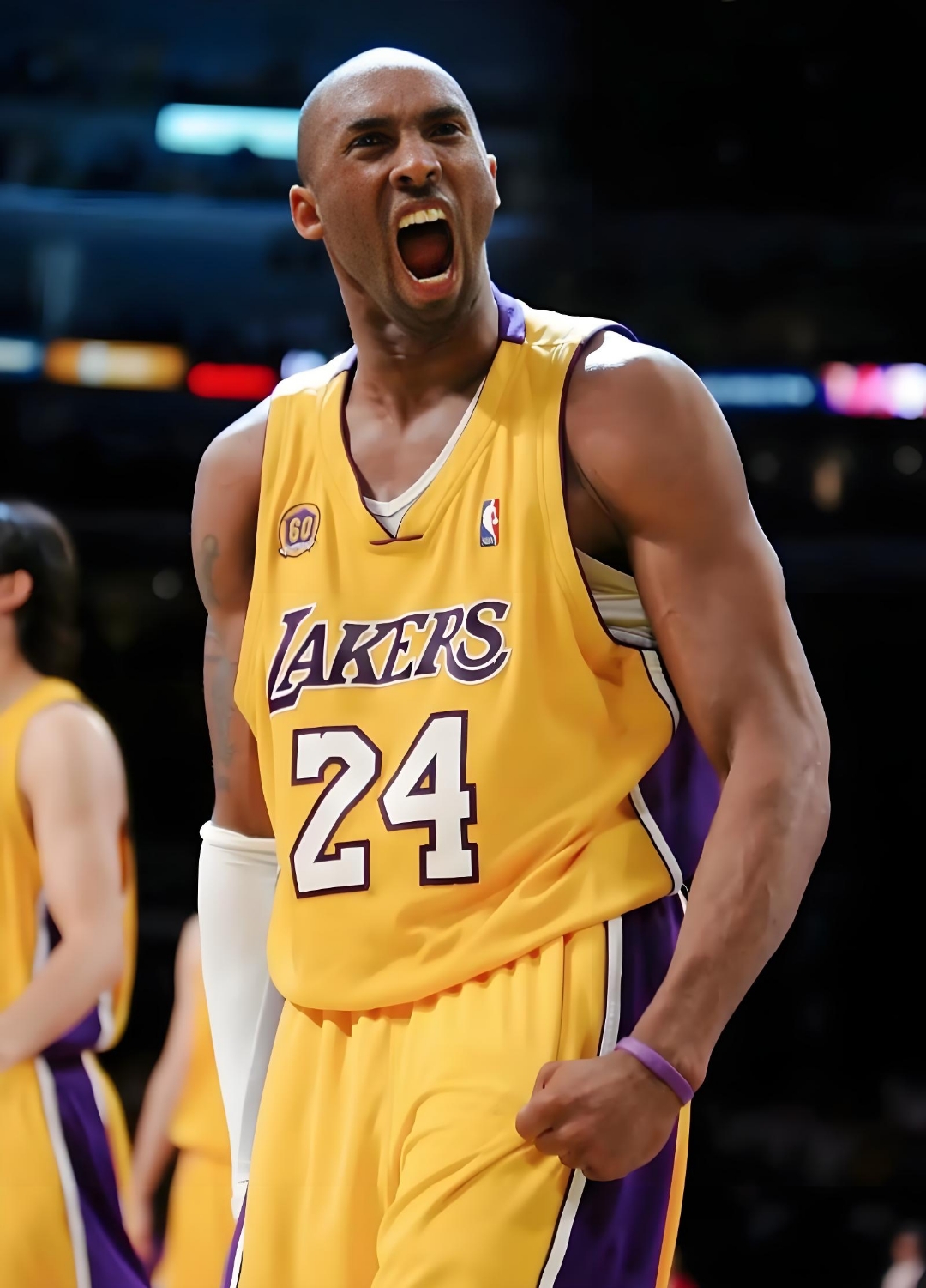 显得步伐凌 显得步伐凌