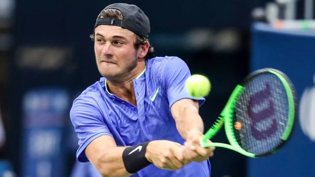 西班牙队以 西班牙队以