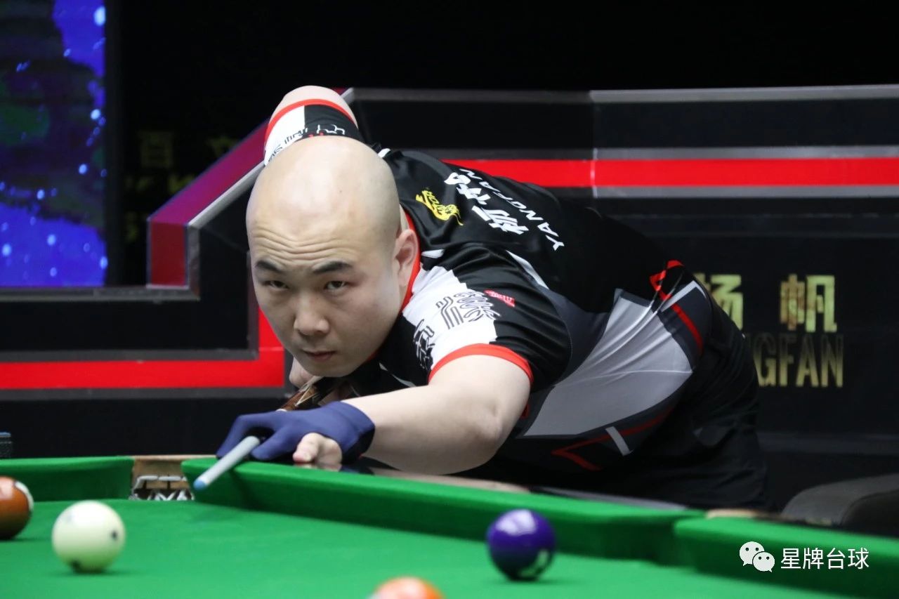 三人齊聚一堂 布克的防守困境隨之消散.